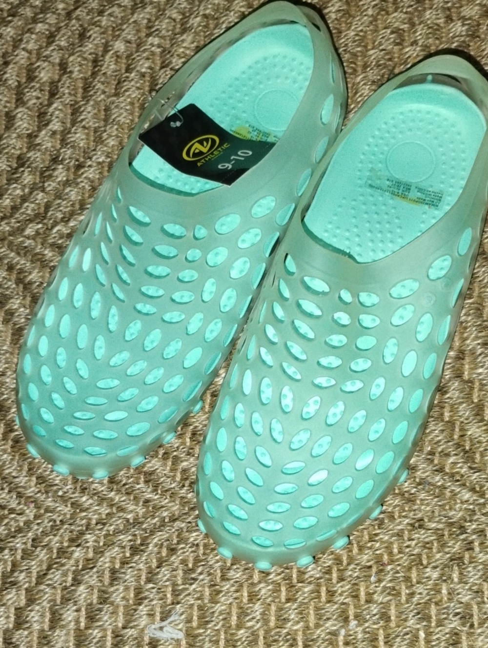 Athletic works beach shoes aqua color 9/10
